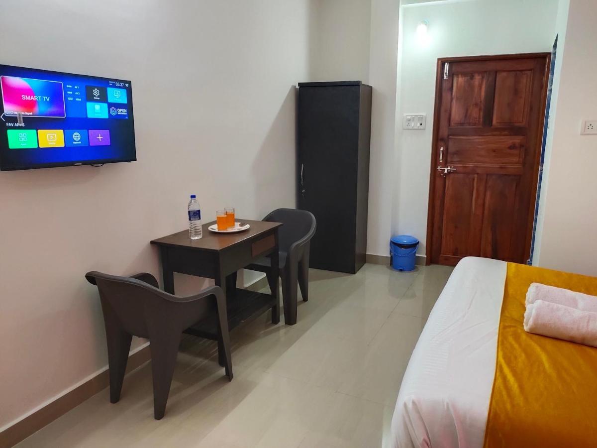 Om Baga Residency Hotel Exterior photo